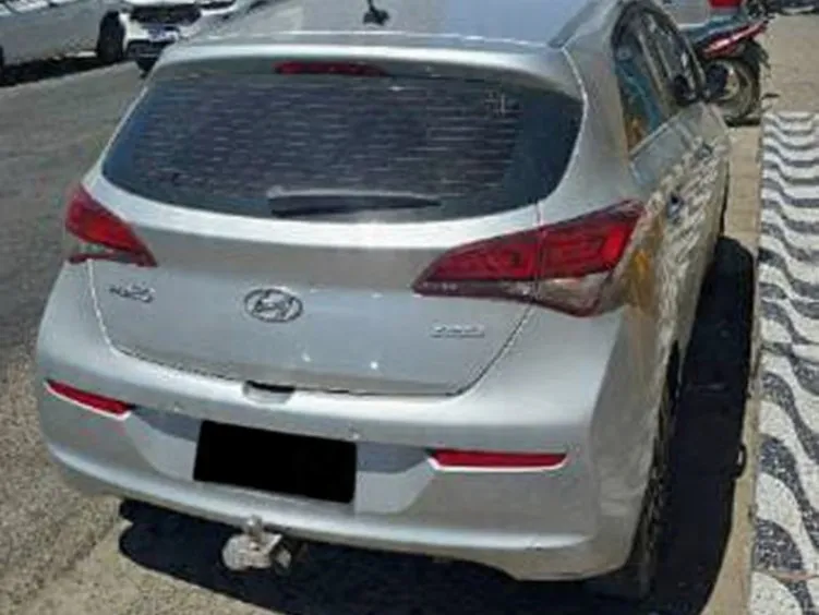 Carro abandonado é recuperado pela PM após identificação de chassi adulterado em Guanambi