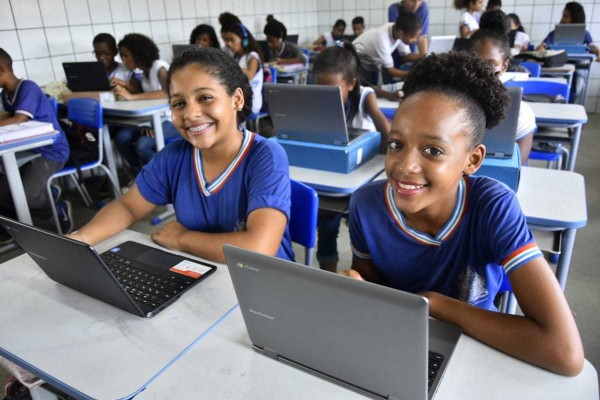 Escolas poderão adotar ensino remoto diante de nova alta de casos, diz CNE