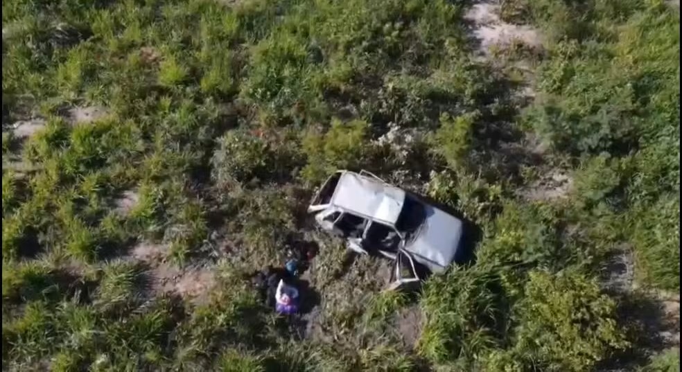 Duas pessoas morrem após carro capotar em rodovia do oeste da Bahia 
