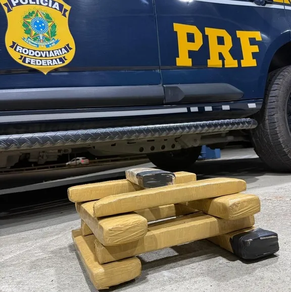 PRF prende jovem com maconha que seria levada para Guanambi e Carinhanha