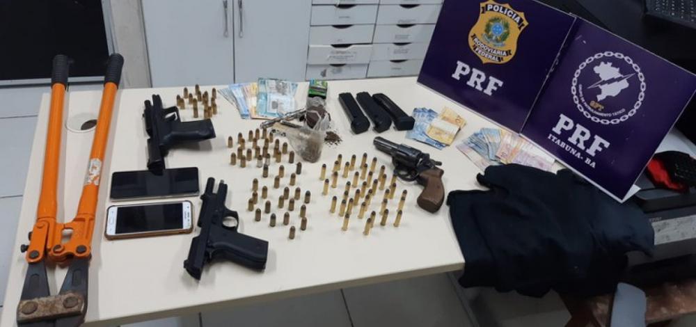 Bahia: Homens são presos com armas e munições de grosso calibre 