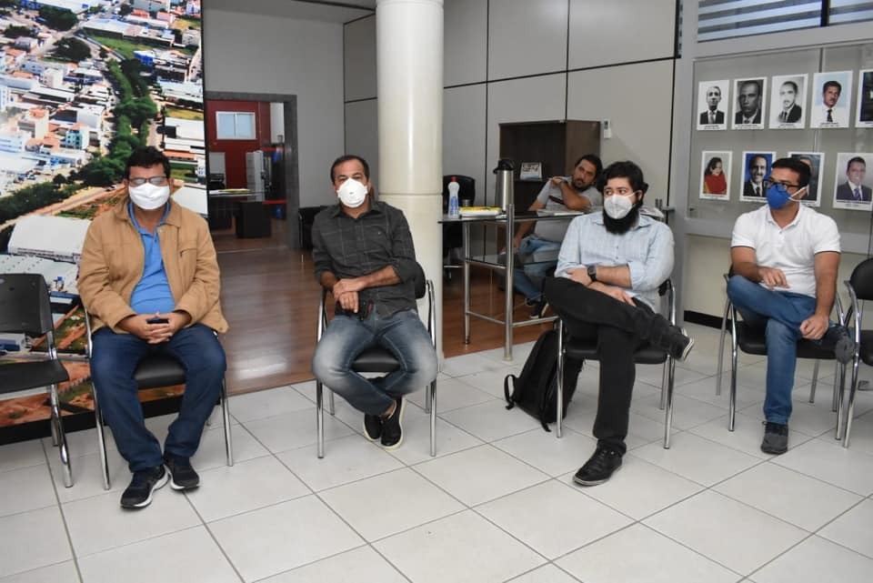Guanambi: prefeito anuncia locação de estrutura médica para atender casos de Covid-19
