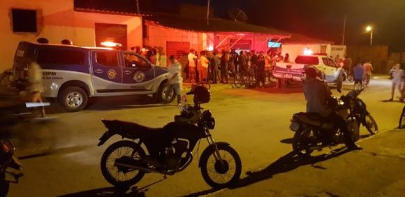 Duas pessoas são mortas a tiros em Barra do Choça