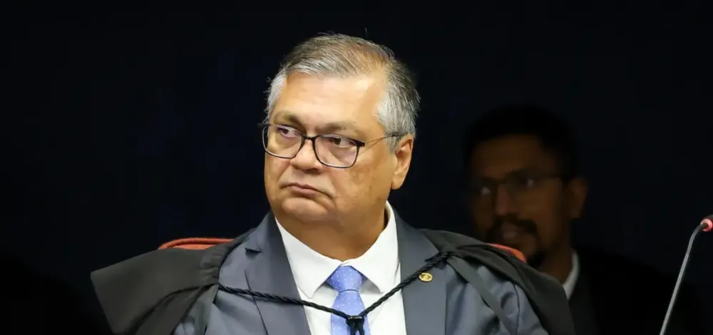 Flávio Dino autoriza abertura de terceiro inquérito envolvendo Lulinha