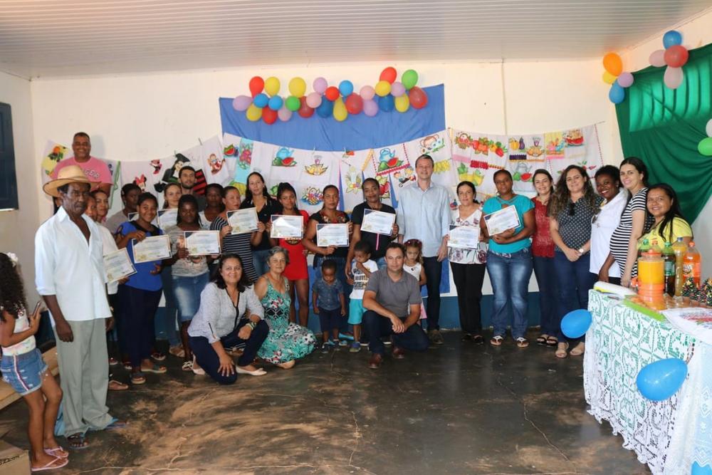 Prefeitura de Caetité realiza curso de pintura nas comunidades Riacho da Vaca e Barreiro