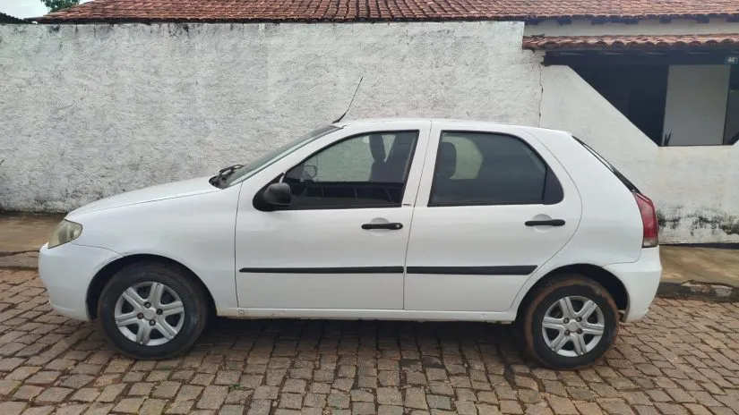 Carro furtado em São Paulo é apreendido pela PRE em Ibiassucê