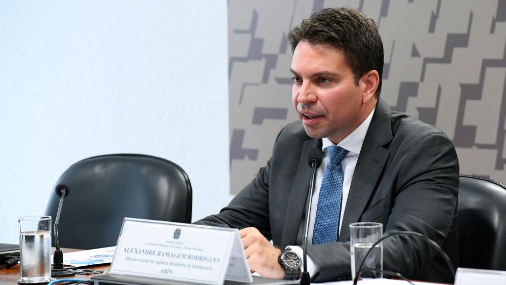 Ramagem comandou operação da PF que deu origem a investigação relacionada a Flávio Bolsonaro