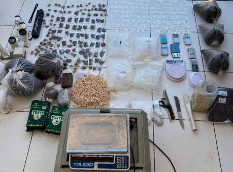Região: Polícia apreende 15 quilos de drogas em canil usado de fachada