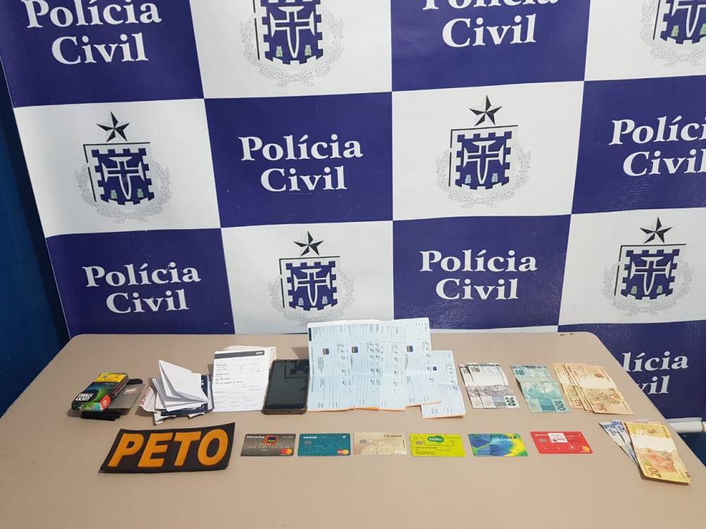 Homem tenta sacar dinheiro com documento falso e é preso em Ibotirama