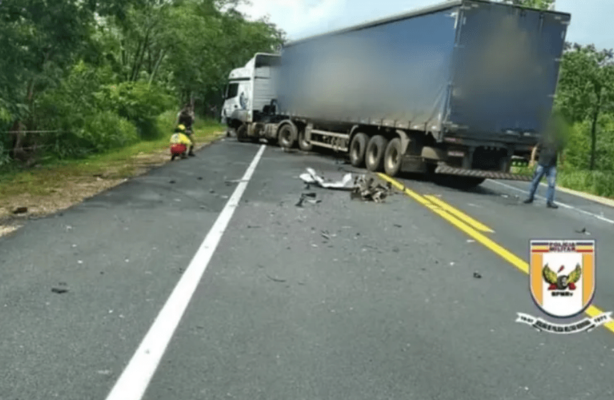 Colisão na BR-135 mata quatro pessoas de Lagoa Real