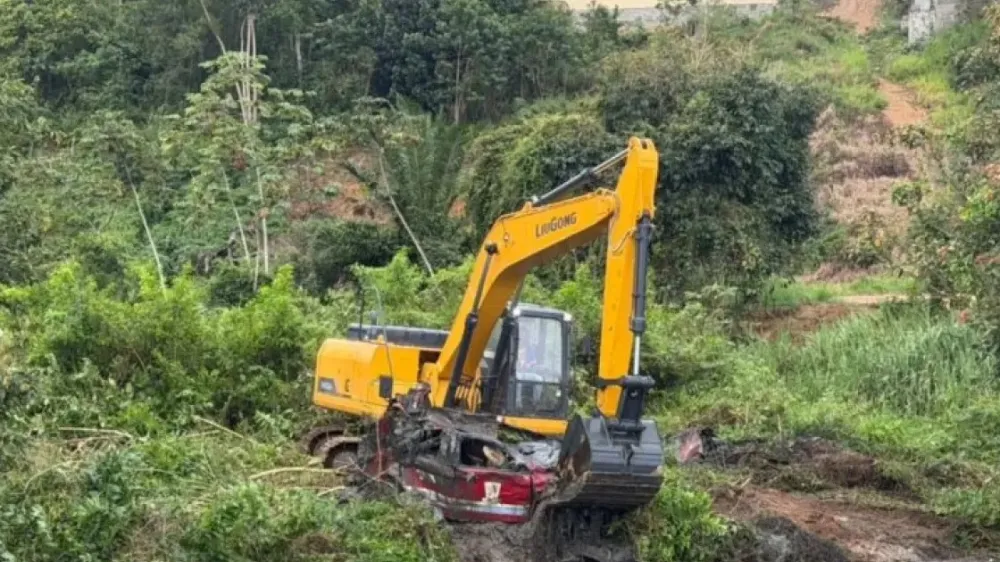 Carro da Câmara de Jiquiriçá é encontrado cinco anos após ser levado por enxurrada
