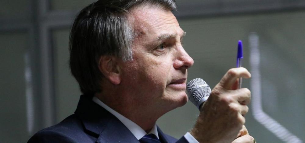 'Estou comendo o pão que o diabo amassou', diz Bolsonaro
