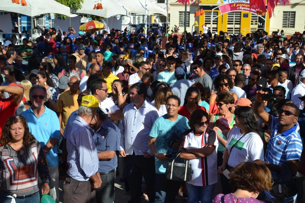 Guanambi: sete mil pessoas participaram de manifestação contra a barragem da Bamin; empresa confirma segurança da barragem