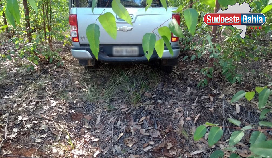 Caetité: Assaltantes invadem casa, agridem família e fogem em carro; veículo foi recuperado
