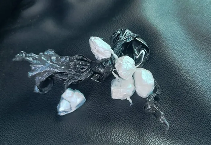 Mulher grávida de 8 meses é detida suspeita de tráfico de drogas em Igaporã