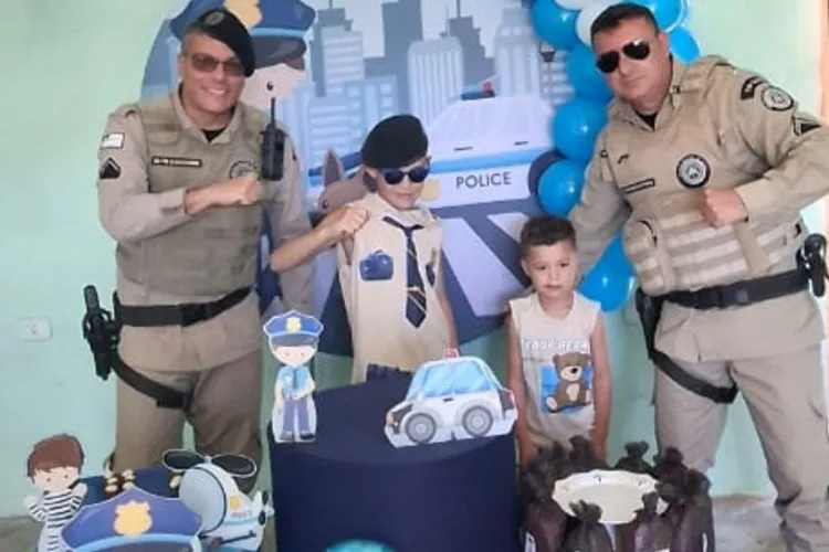 Criança comemora aniversário com tema da PM e recebe visita de policiais em Planalto