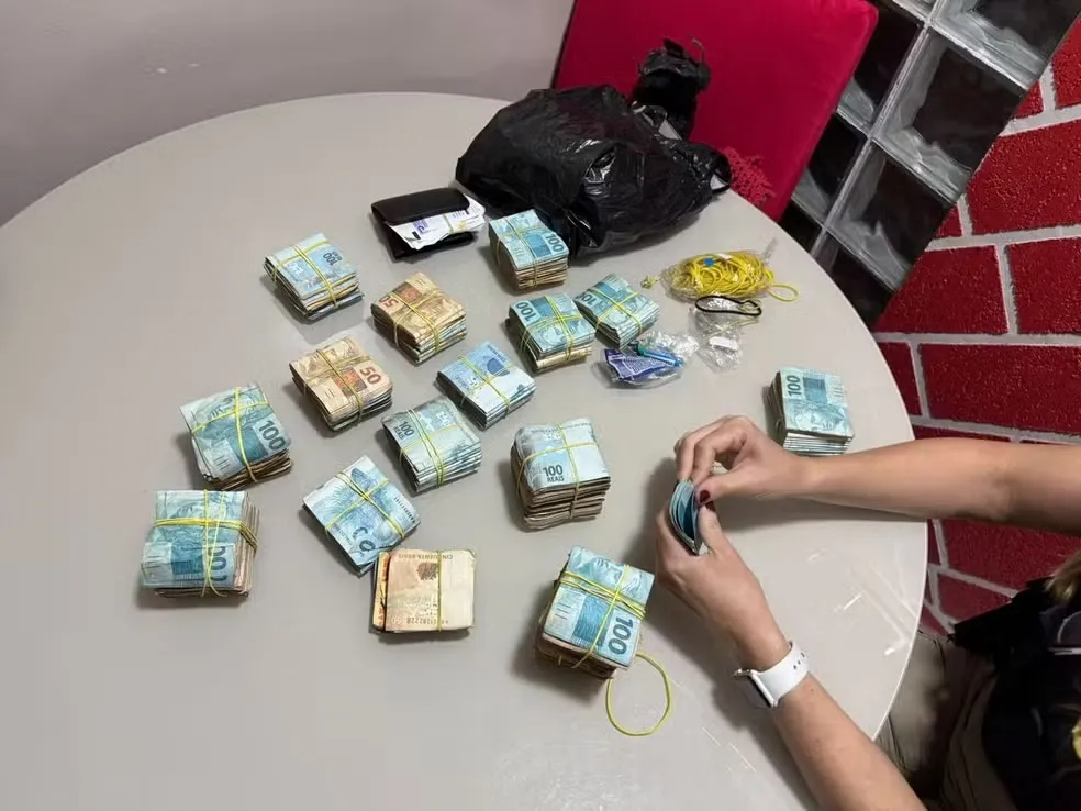 Vereador, assessor e servidores estão entre presos em ação contra tráfico e lavagem de dinheiro