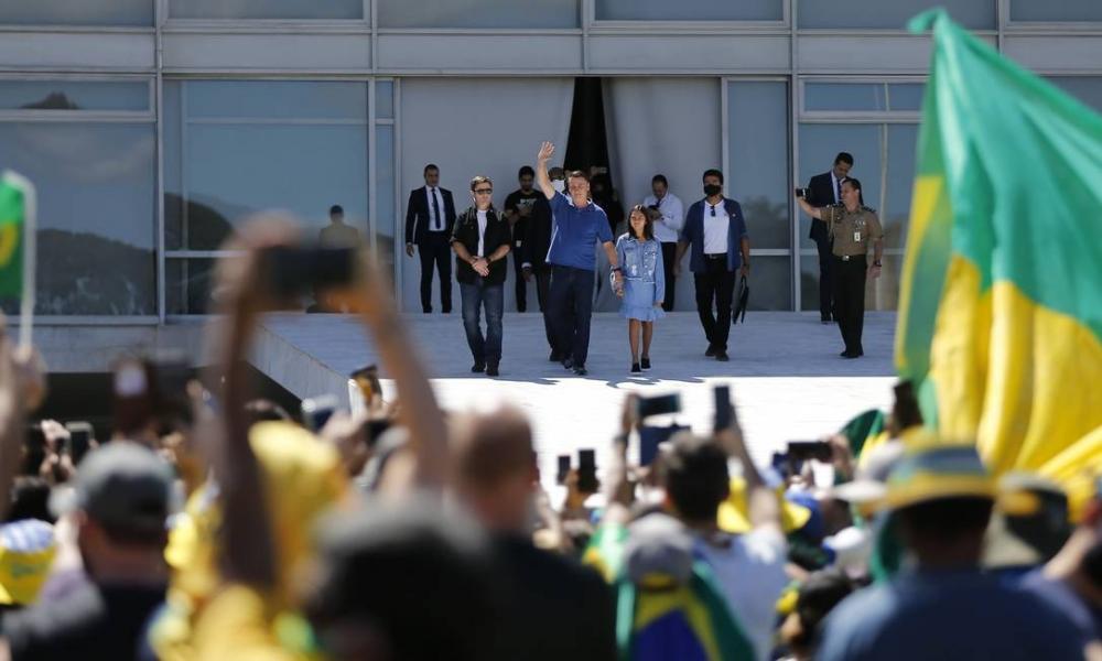 Bolsonaro volta a apoiar ato contra STF e Congresso
