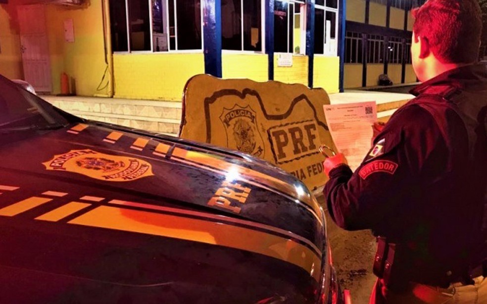 Foragido da Justiça é preso em ônibus na cidade de Seabra, na Chapada Diamantina 