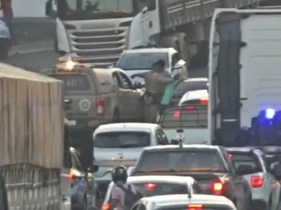 Homem é preso após abastecer carro, fugir sem pagar e dirigir em zigue-zague em Caetité