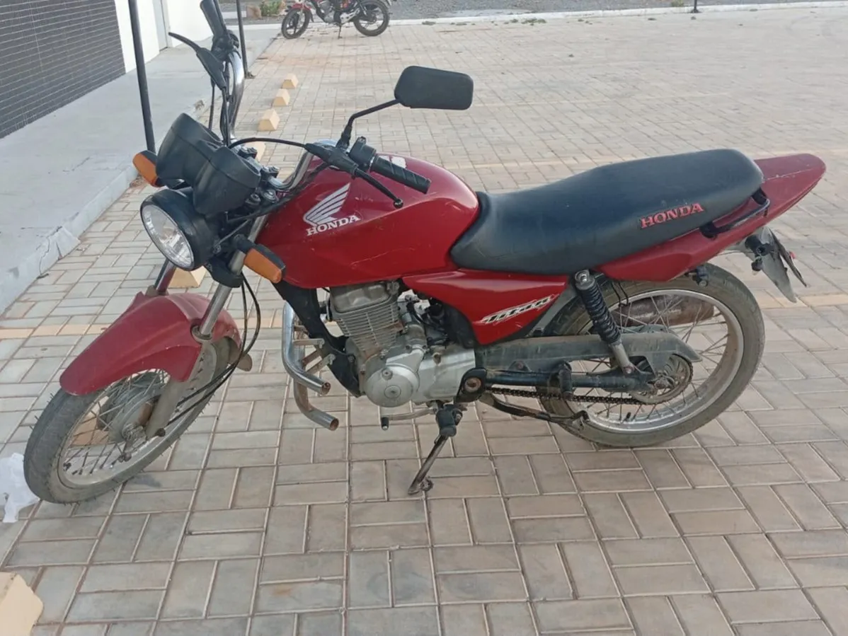 Polícia recupera moto furtada e prende homem em Palmas de Monte Alto