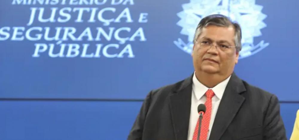 Dino quer trocar aposentadoria compulsória por demissão para juízes, militares e promotores em caso de delitos graves