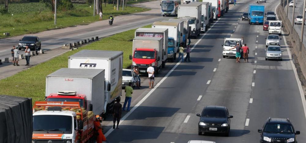 Governo decide passar custo do diesel para tabela do frete e evita greve de caminhoneiros