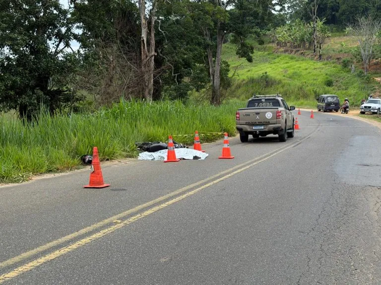 Região: Homem morre após acidente entre moto e van na BA-650