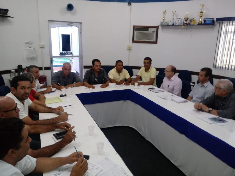 Moradores de Rio de Pires cobram soluções para situação crítica da barragem e condições da água oferecida pela Embasa