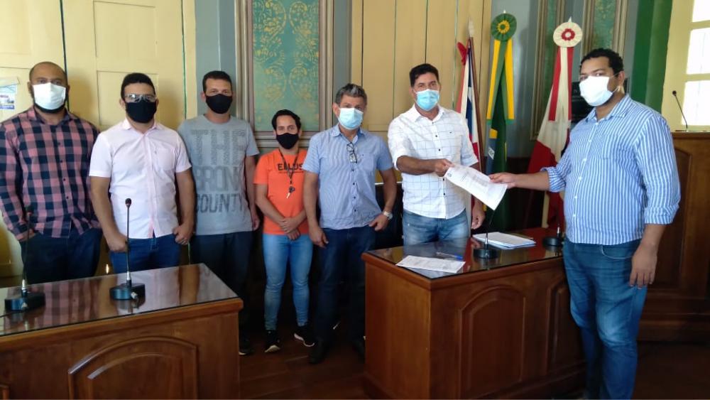 Comissão de vereadores de Caetité apura suposto favorecimento de trabalhadores em empreendimentos do município