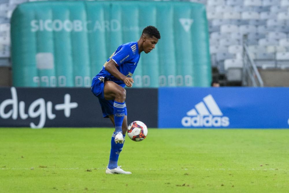 Riachense estreia no time profissional do Cruzeiro