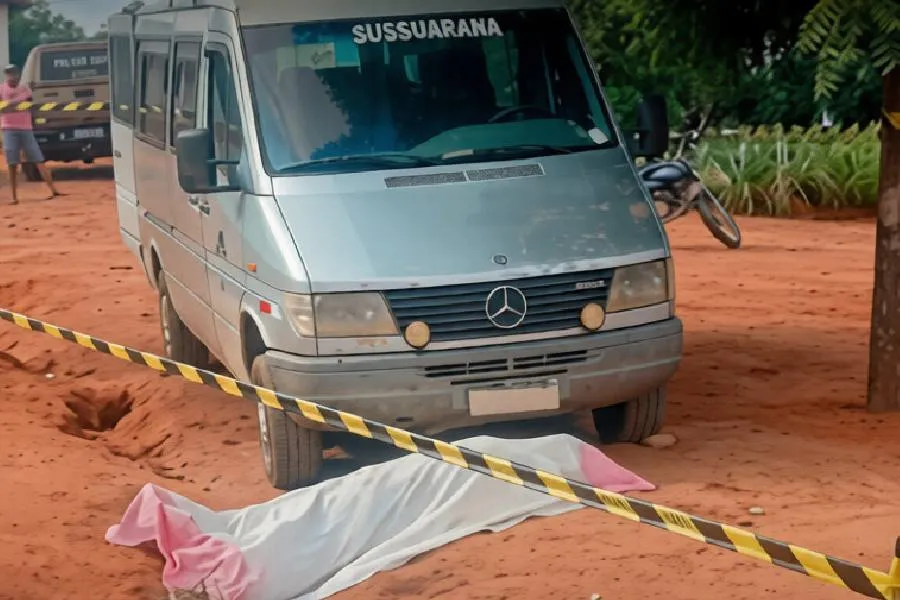 Homem morre esmagado por van durante manutenção em Tanhaçu