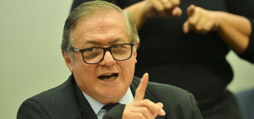 Bolsonaro decide demitir ministro da Educação, diz jornalista