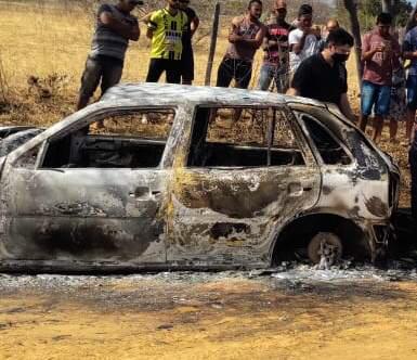Corpo carbonizado é encontrado dentro de carro em Serra do Ramalho 