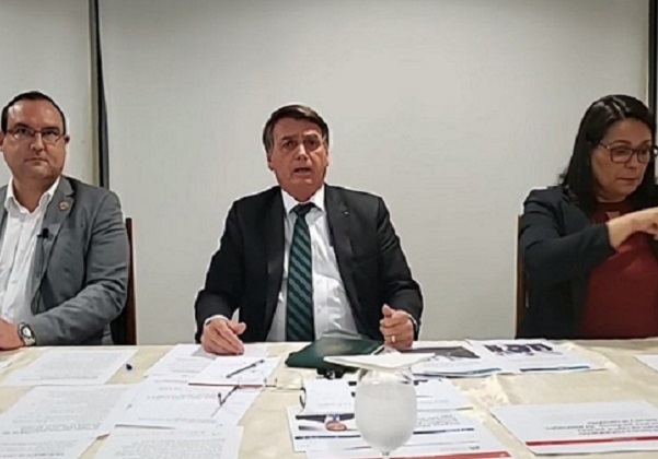 Bolsonaro acusa governadores do Nordeste de ‘fazerem caixa’ com recursos federais