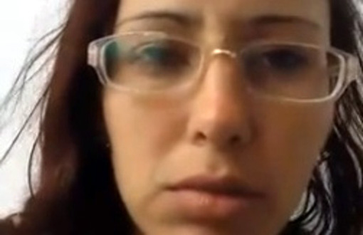 Filha mata pai a tiros e bebe o sangue da vítima: 'Era docinho'