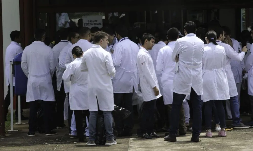 Mais da metade das faculdades de Medicina na Bahia têm desempenho insatisfatório, aponta MEC