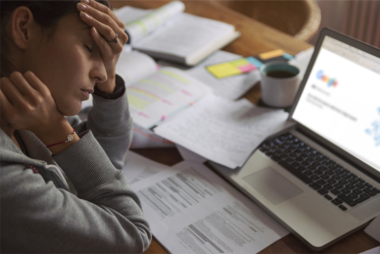 Pesquisa indica que 83% dos professores não se sentem aptos a aulas online