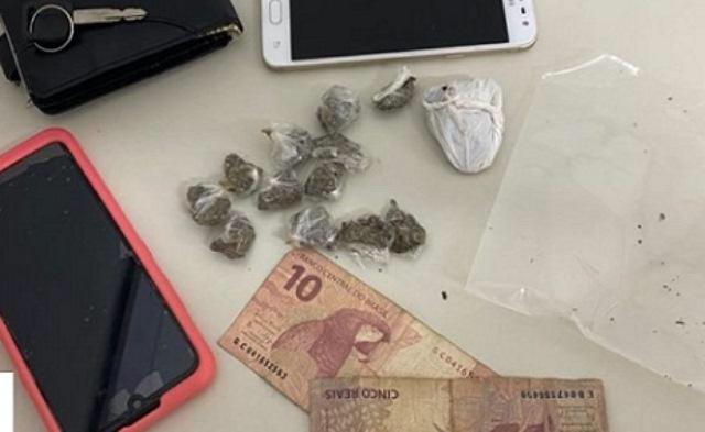 Dois jovens são presos em flagrante em Caetité por envolvimento com o tráfico de drogas