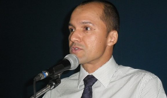 Vereador de Carinhanha afirma ter “indícios suficientes para cassar o prefeito”