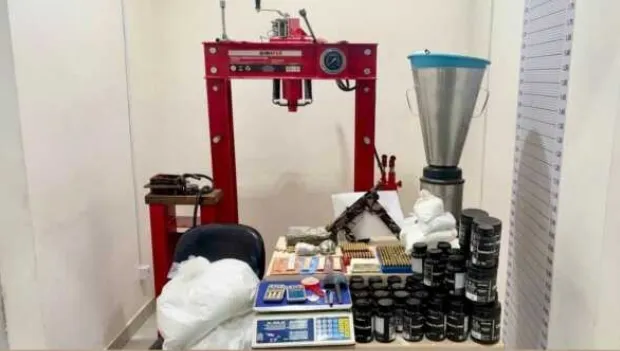 Rondesp fecha laboratório de drogas e apreende submetralhadora em Conquista