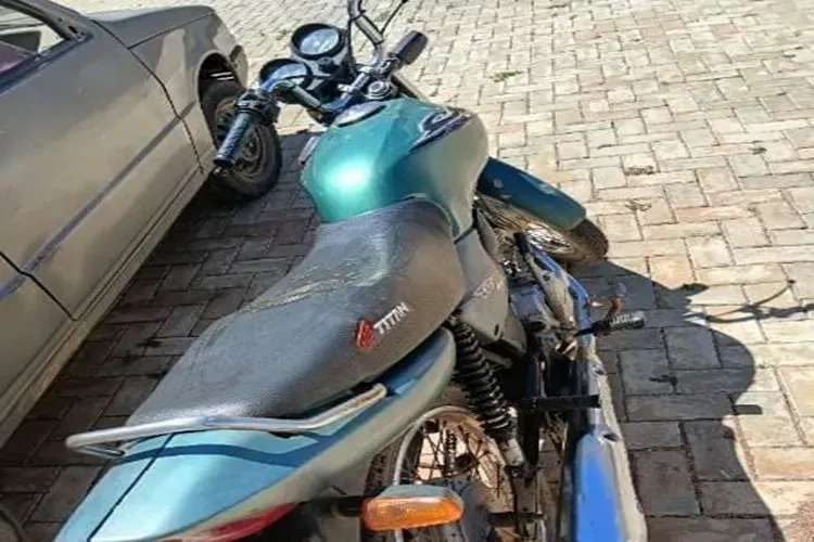 PM recupera motocicleta furtada dois dias antes em Macaúbas