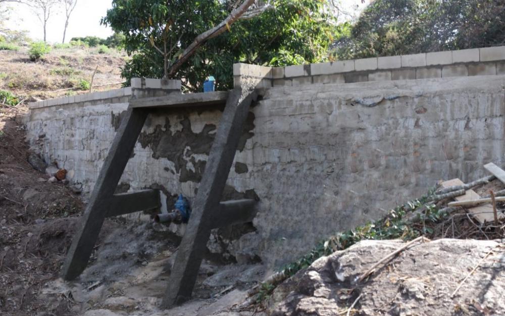 Prefeitura de Caetité constrói barragem na comunidade de Taquaril