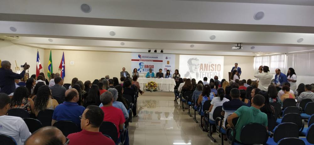 Caetité: Educadores da caravana que integra o projeto ‘2020: Ano Anísio Teixeira’ difunde legado do educador com vasta programação 