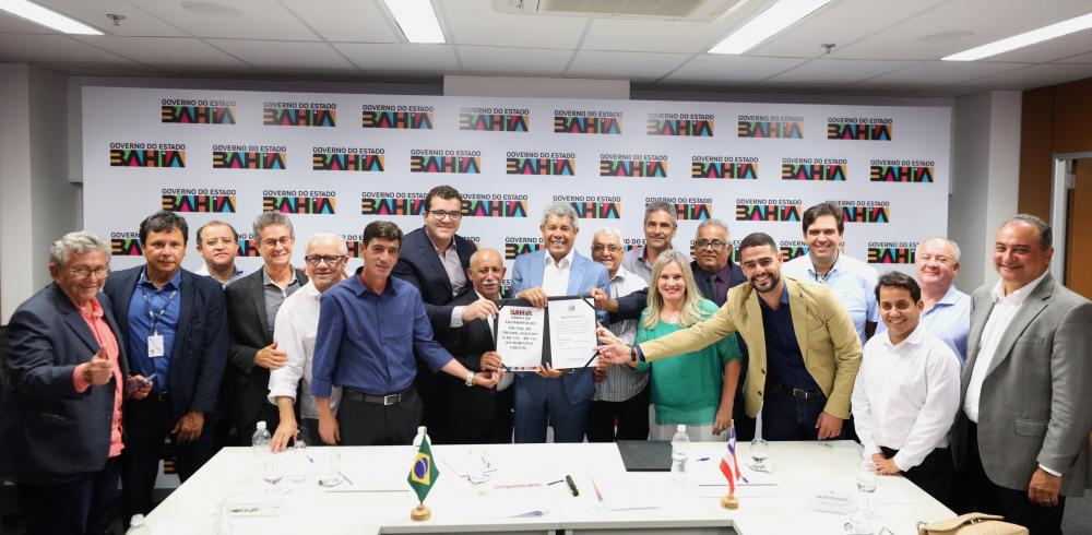 Ivana e Valtécio garantem mais de R$ 10 mi em obras de pavimentação em Caetité