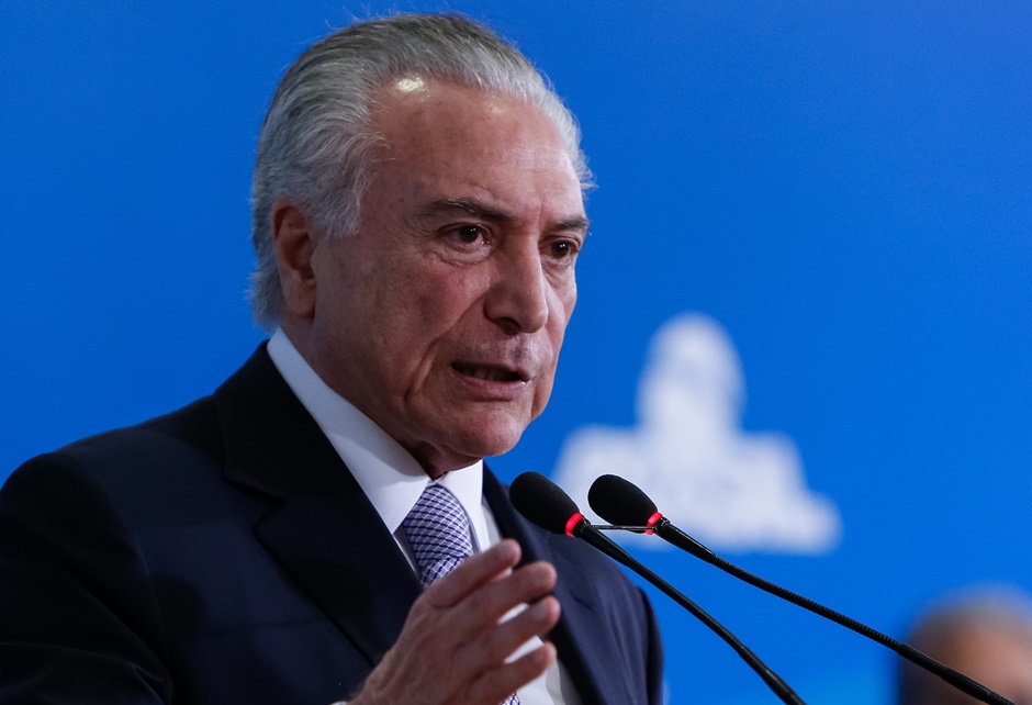 Temer busca aproximação com Bolsonaro