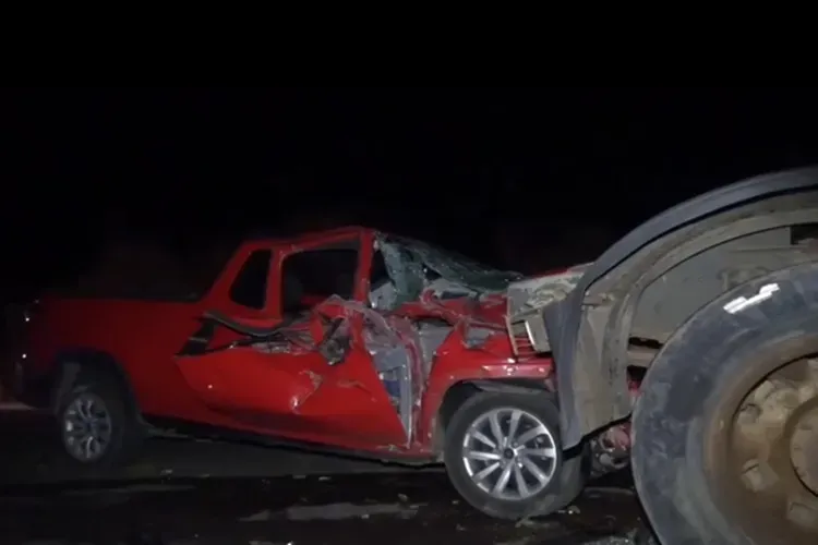 Brumadense morre em acidente após carro bater em carreta parada na BA‑148