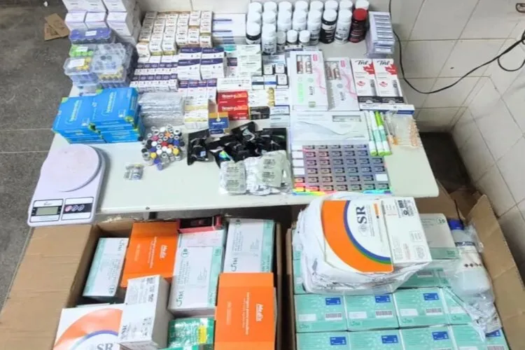 Operação da Rondesp apreende centenas de medicamentos para emagrecimento e anabolizantes em Guanambi