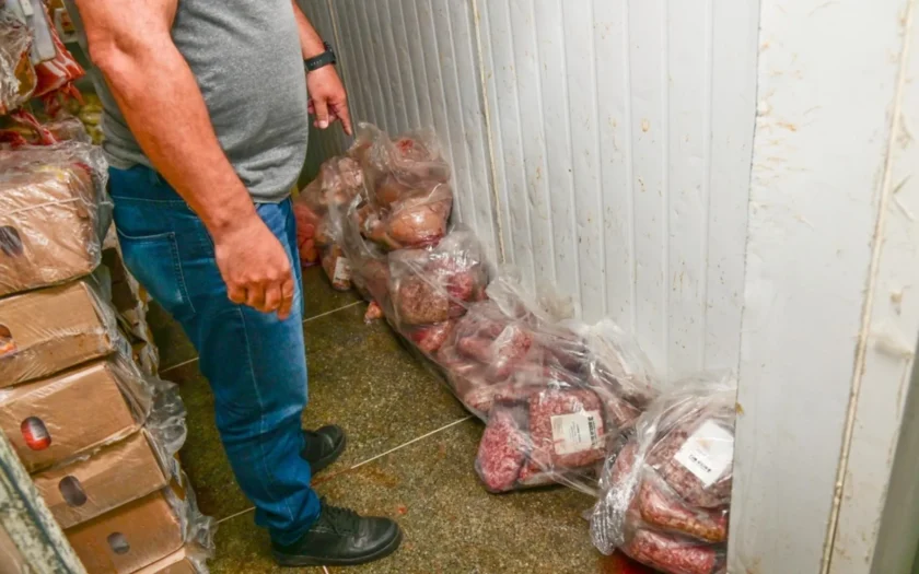 Carnes impróprias levam à interdição de açougue em Vitória da Conquista
