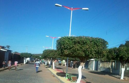 Prefeitura entrega revitalização do canteiro central da Avenida Santos Dumont em Palmas de Monte Alto